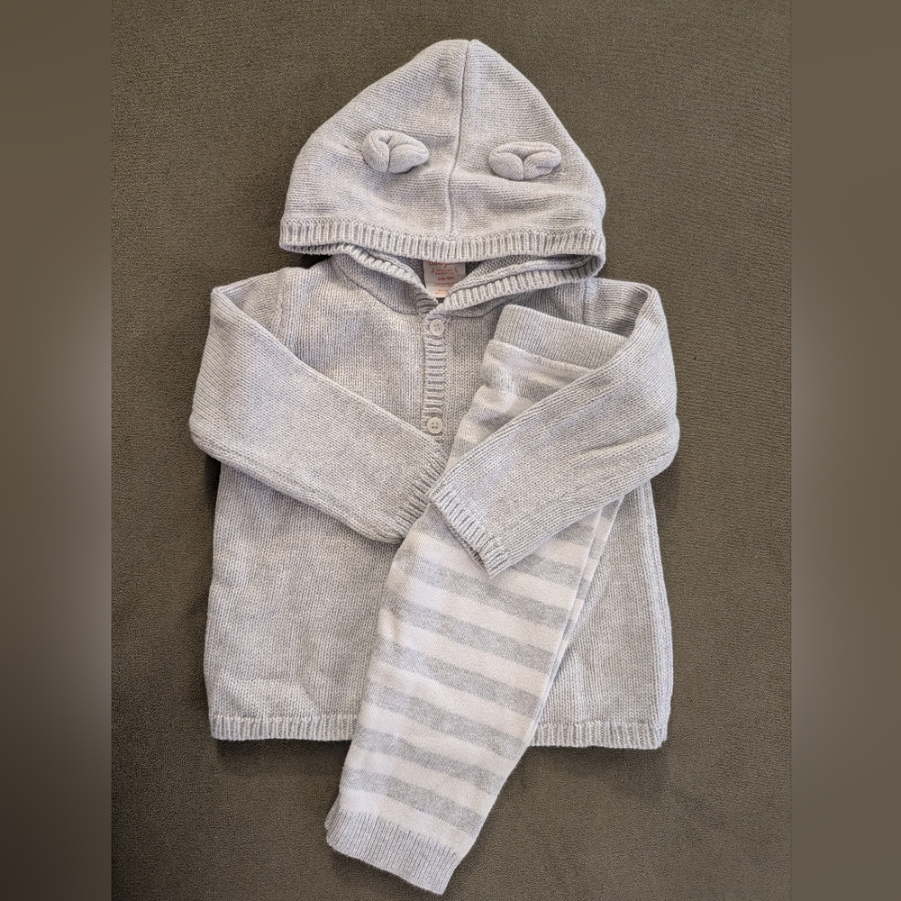 4 For 25🔥 EUC Cat & Jack Organics Baby Sweater Pants Set (6-9M)